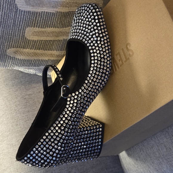 NWT Steve Madden Black Rhinstones Shoes - Picture 2 of 9